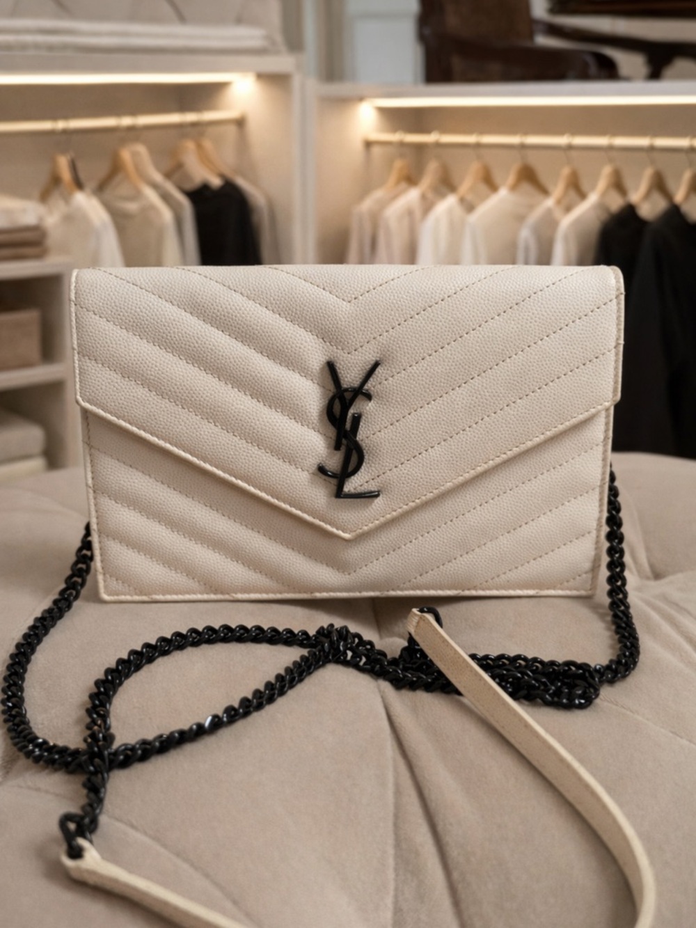 SAINT LAURENT
White Matelasse Quilted Grained Leather Envelope Chain Wallet Bag